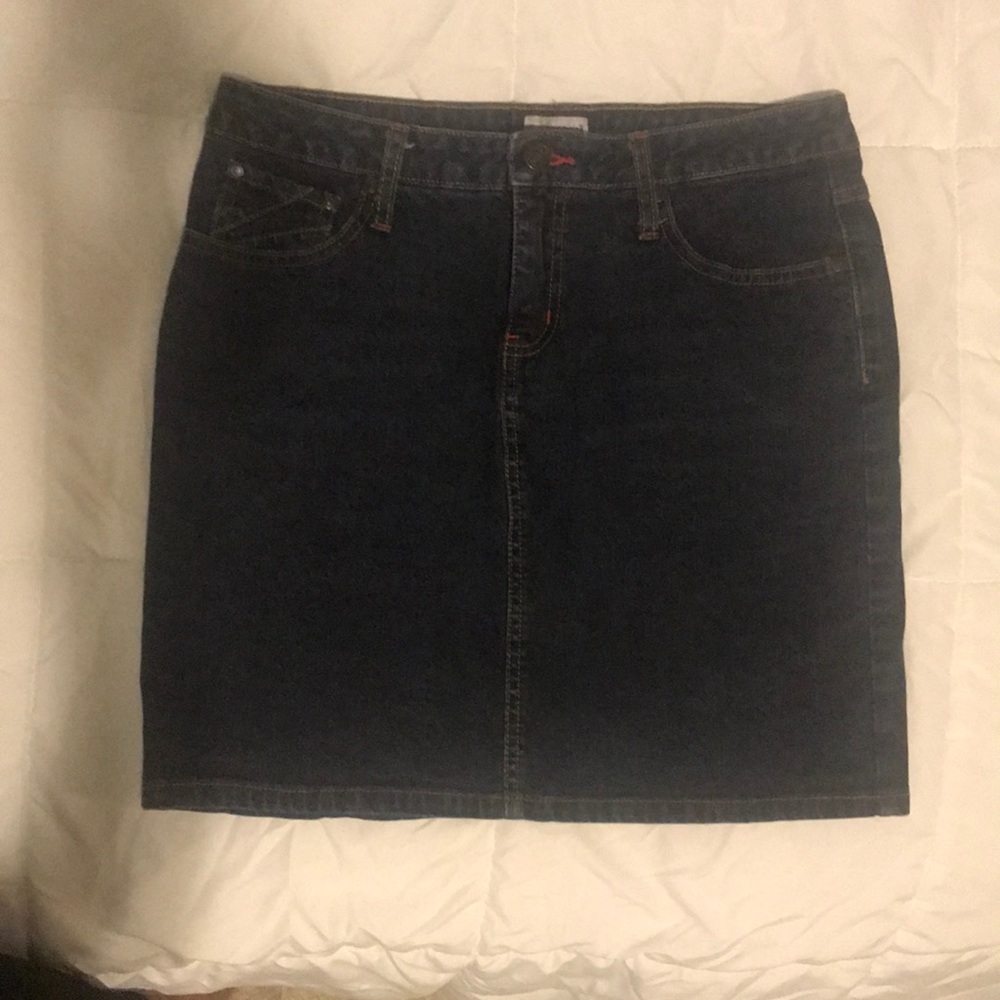 🌸 3 for $15 * Blue Jean skirt size 7 Juniors
